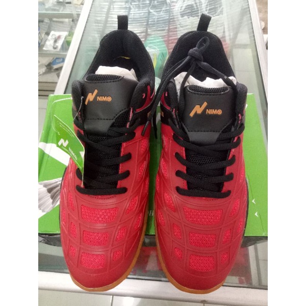 Nimo Sepatu Badminton