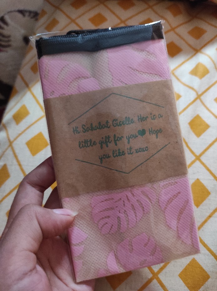 Gift By Giselle Colls