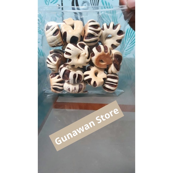 

Kue Nopia Motif Bunga
