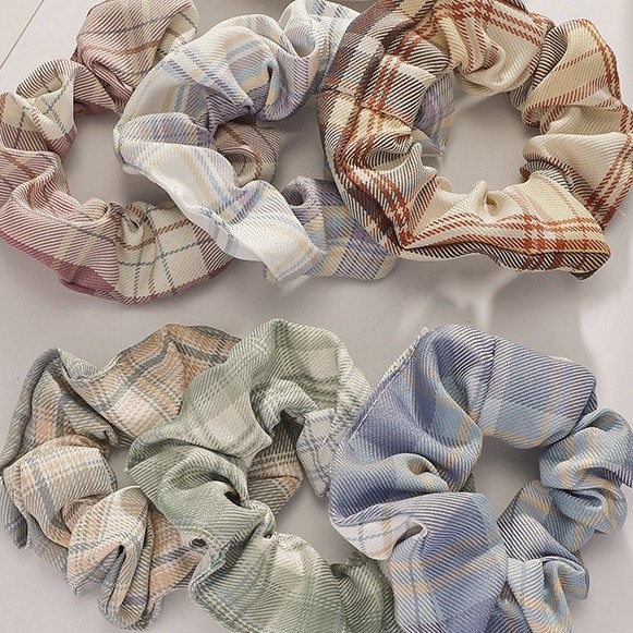 plaid scrunchie / Aksesoris Scrunchies Wanita Scrunchies Murah