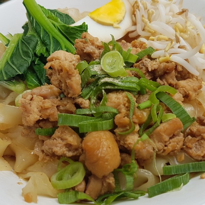 

Kwetiau Ayam Miss Mee Noodles Matang Siap Makan Halal