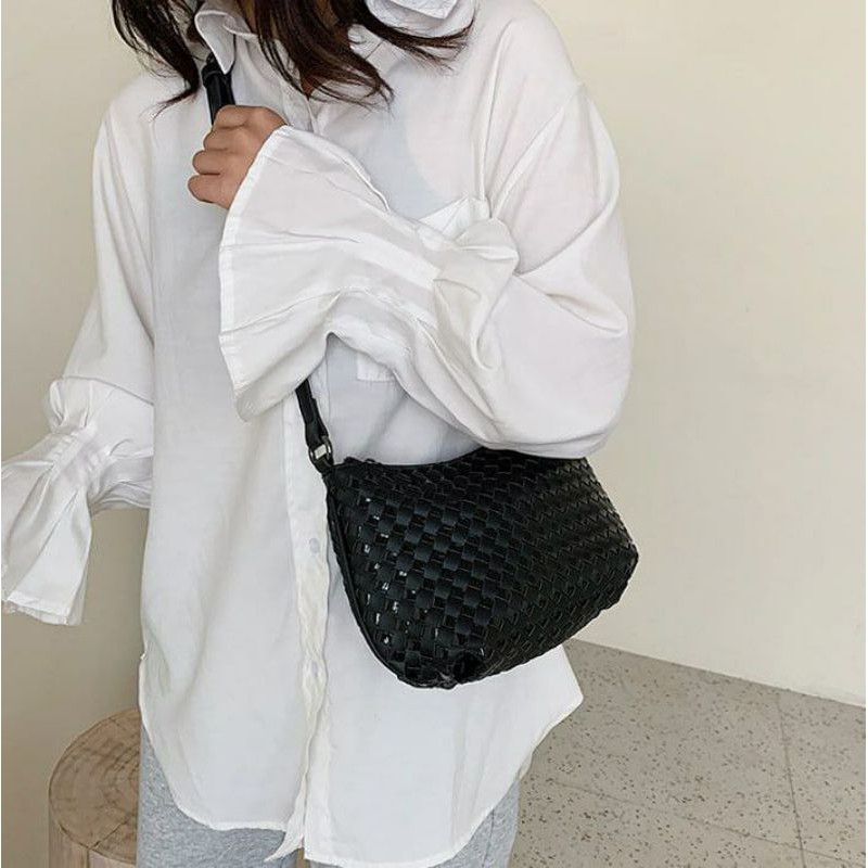 TAS WANITA SELEMPANG TALI KECIL