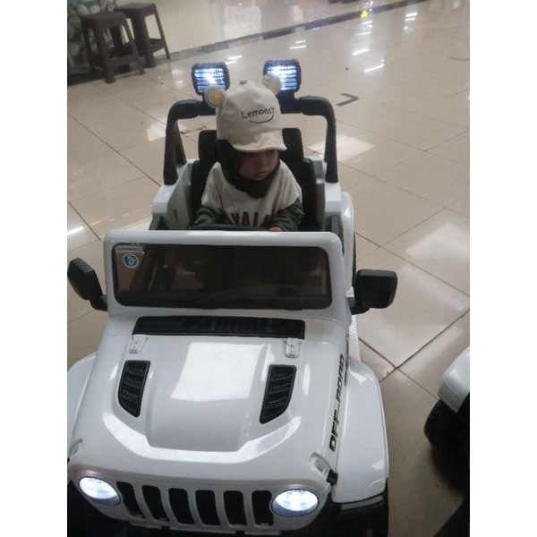 MOBIL AKI JEEP WRANGLER REMOTE/MANUAL BEKAS