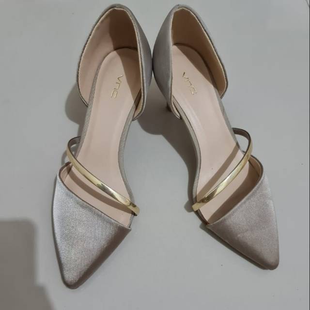 Sandal heels VNC / sandal hak TANPA BOX (PRELOVED)