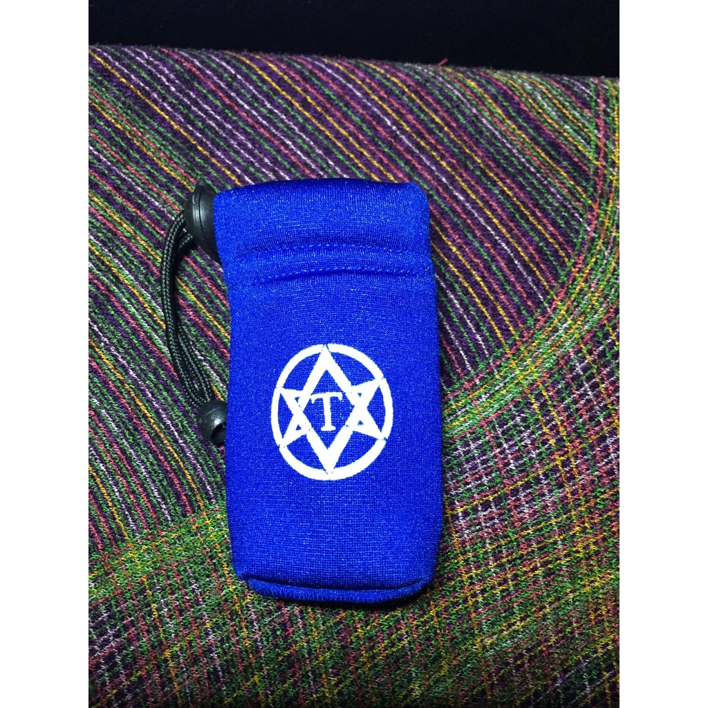 POUCH SINGLE BATRE bisa diletakkan berdiri