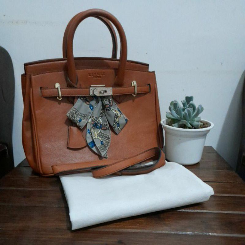 Tas Tangan Hermes (preloved)