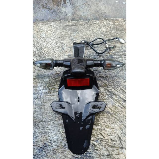 Spakbor belakang ori Yamaha Xabre