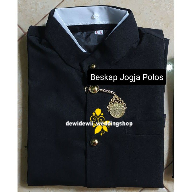 Baju Prewedding Adat Jawa, Nuansa Hitam Putih