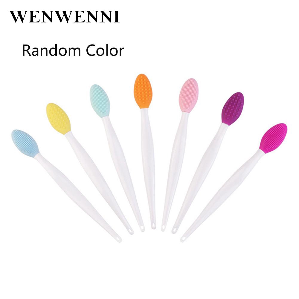 lip exfoliator brush