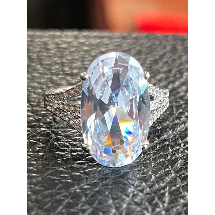 Cincin Kristal Cubic Zirconia Bentuk Oval Warna Silver Untuk Wanita