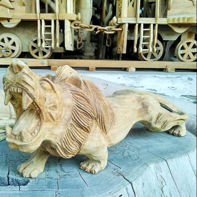 Patung Macan Kayu Jati