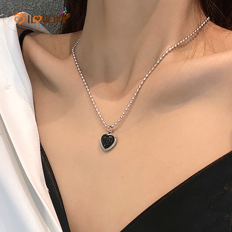 Kalung Rantai Klavikula Hias Liontin Hati Kristal Warna Hitam Gaya Retro Korea Untuk Wanita