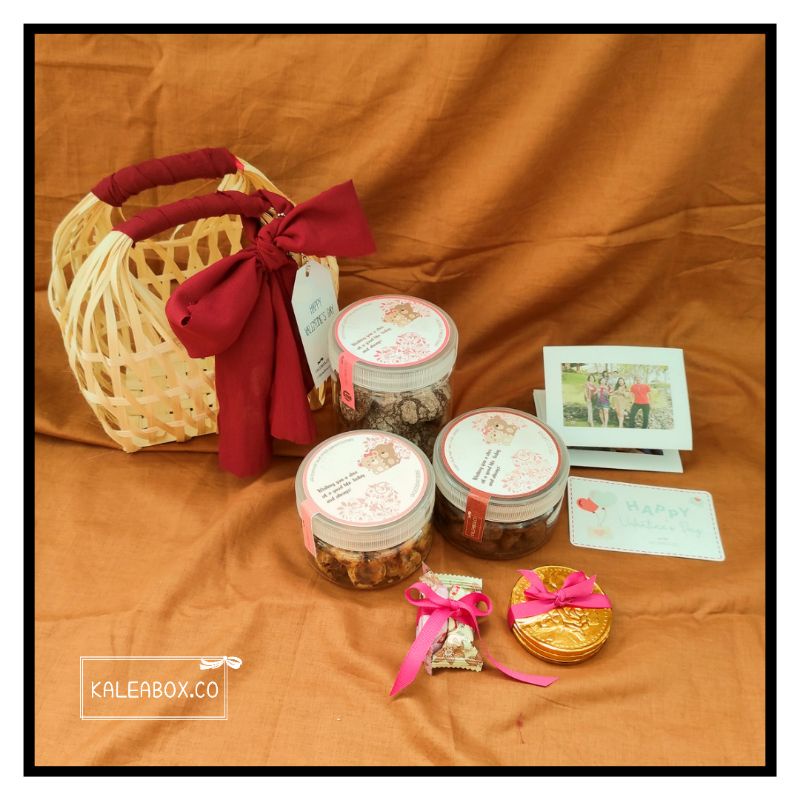 

KADO ULANG TAHUN | KADO WISUDA | GOODIE BAG SNACK