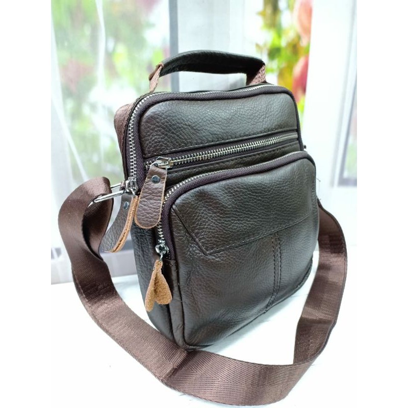 TAS KULIT PRIA. TAS SELEMPANG PRIA KULIT ASLI. TAS PRIA KULIT SAPI ASLI. TAS KULIT BESAR KODES01