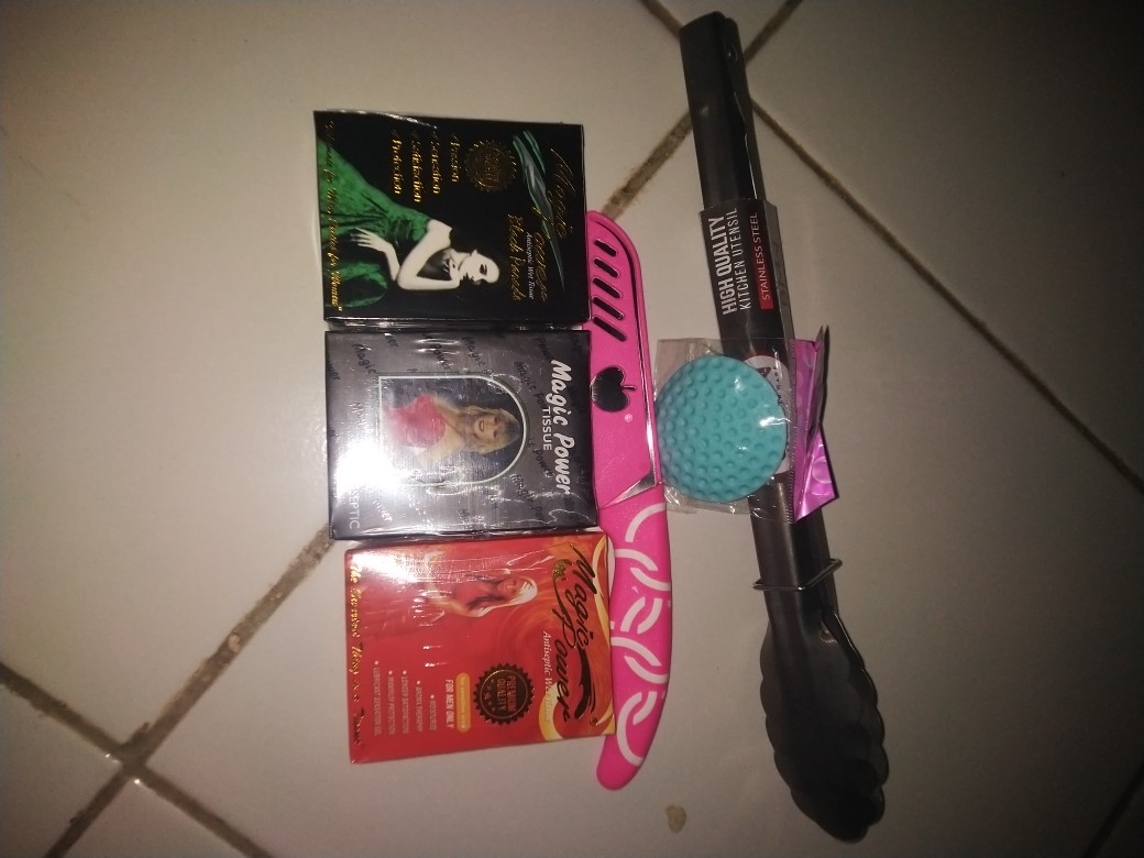 Pengaman Handle Pintu Penahan Handel Pintu Engsel Bulat Dinding Tembok