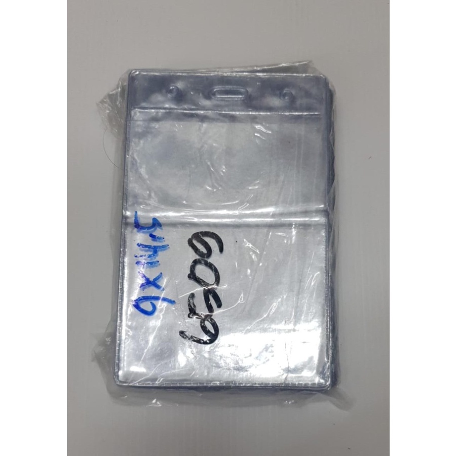 

PLASTIK PANITIA / NAMETAG VERTICAL 9 x 14.5cm ISI 100pcs