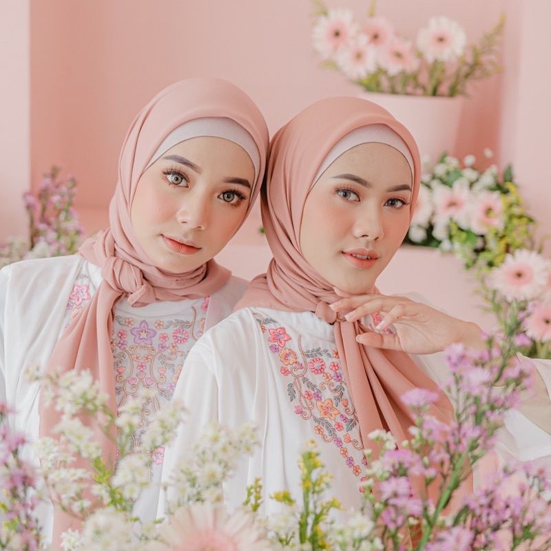 JILBAB BELLA SQUARE SEGIEMPAT  PREMIUM MURAH JAHIT TEPI HIJAB DAILY