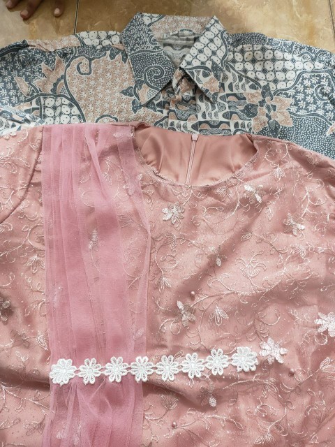 Batik Couple Kebaya Set Karina2 Series Tunangan Lamaran Wisuda Kondangan Kekinian 2021
