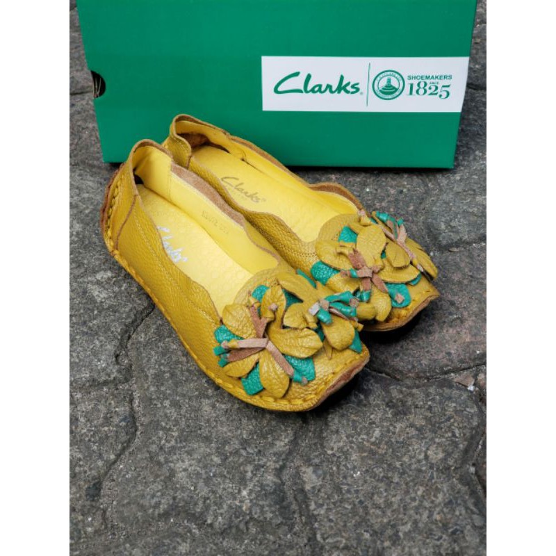 Clarks Flat bunga Anemone  / Sepatu clarks wanita / sepatu clarks /empuk lengkap box