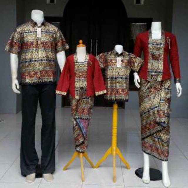 keluarga lilit batik keluarga muslim set family keluarga kapelan - moomoobatik