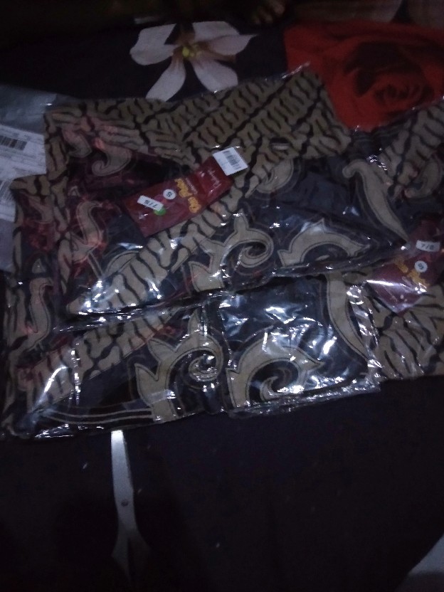 Blouse Batik Wanita /kemeja Batik Pria Modern Trendy Kombinasi .by Batik Ruci