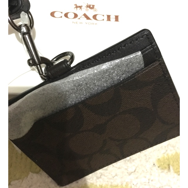 

Coach ID card Ori