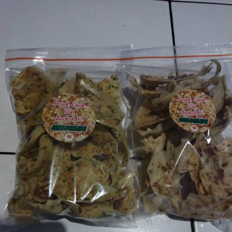 

peyek udang rebon dan peyek kacang