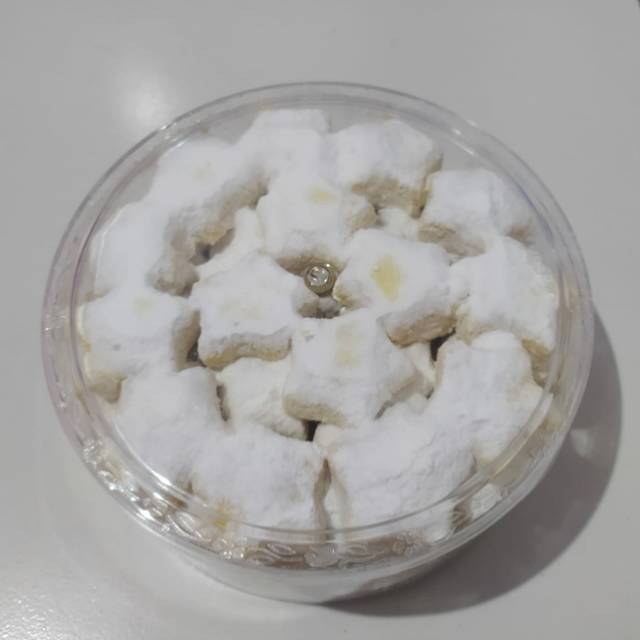 

Kue Putri Salju