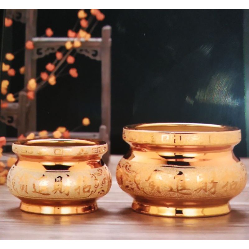 Tempat tancap dupa / hiolo warna emas