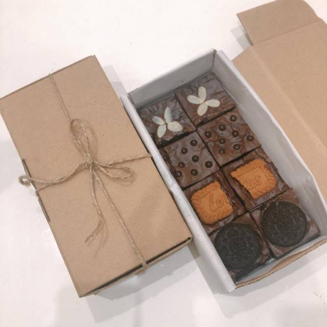 

Fudgy Brownies Premium Regular Gift Set