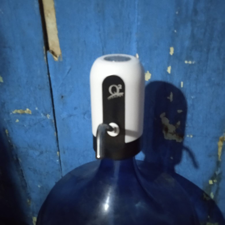 Pompa Galon Air Elektrik Q2 678 Peralatan Rumah Tangga Pompa Galon Manual Elektrik Baterai Portable