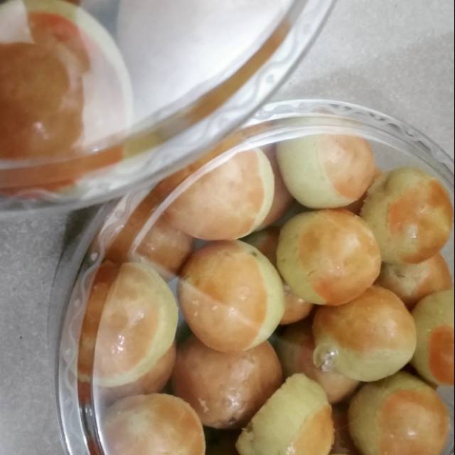 

Nastar bulat isi nanas