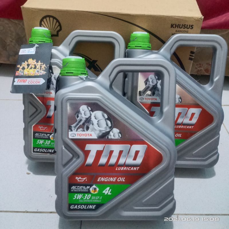 Oli Mesin Mobil Toyota TMO Hijau 5W-30 4 Liter Original