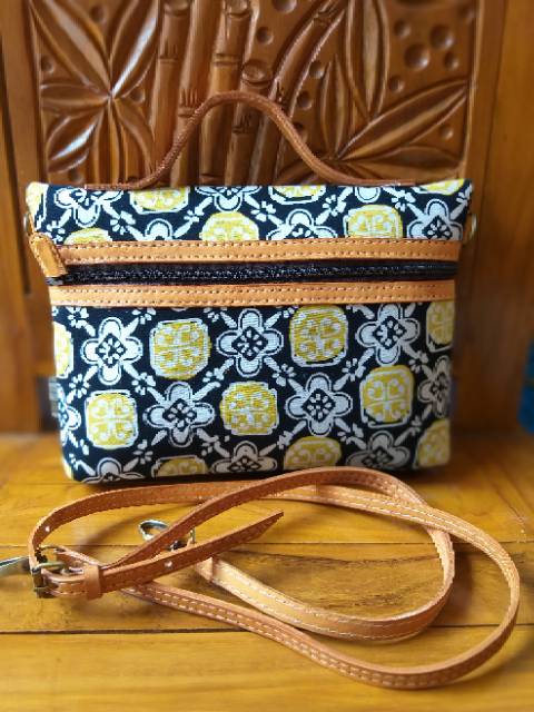 Tas slempang tenteng batik (di kirim random,sesuai stock/bisa konfirmasi dulu)