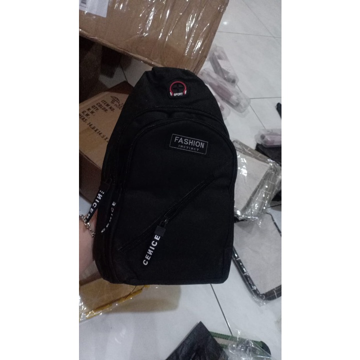 [MURAH] tas pria sling bag korea dengan lubang kabel usb import bahan kuat dan lembut tas laki laki import