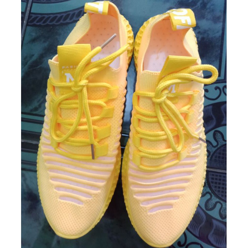 sneaker wanita import