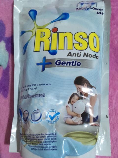 RINSO Anti Noda Gentle Care Liquid 700 ml Deterjen Cair