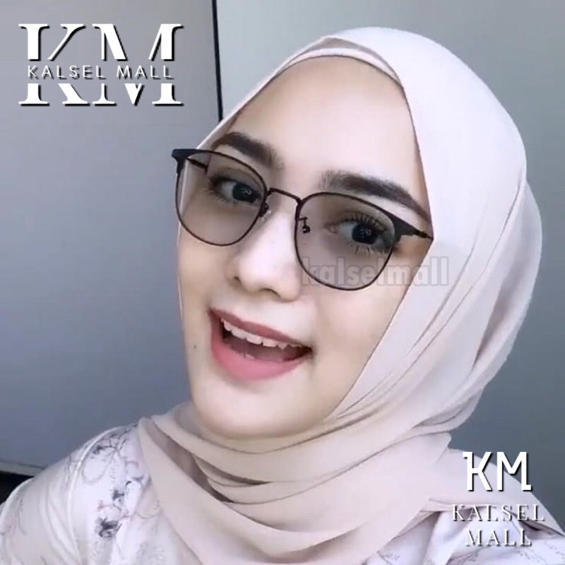 Kacamata Frame Photochromic Fotokrom + Anti Radiasi 2 In 1 Wanita Pria Lensa Persegi Kotak Berubah Warna Hitam Ganggang Besi Polarized Uv 400 Kaca Mata Fotokromik Korea / 2 In 1 Potokromik Photo Chromic Fotocromic Potocromic FTK4