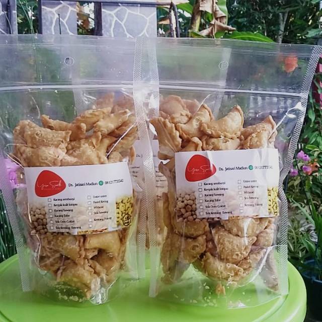 

Pastel kering isi abon