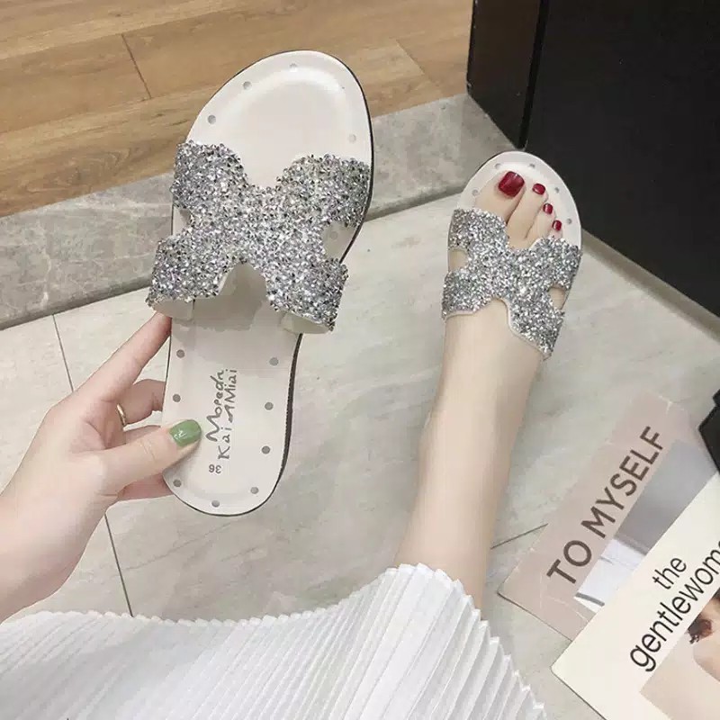 GROSIRTAS TG0431 SANDAL IMPORT FLIP SLIP H MOTIF MANIK MANIK CANTIK IMPORT 1KG MUAT 3PSG [COD]-silver