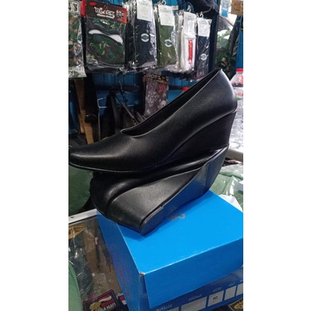 sepatu wedjes erasmas