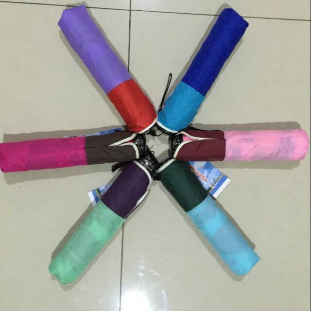 Payung ROSIDA motif list seperti pelangi