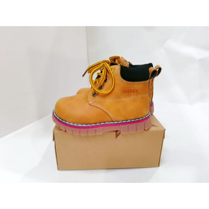 sepatu anak sepatu boots/sepatu sneaker bobozai import