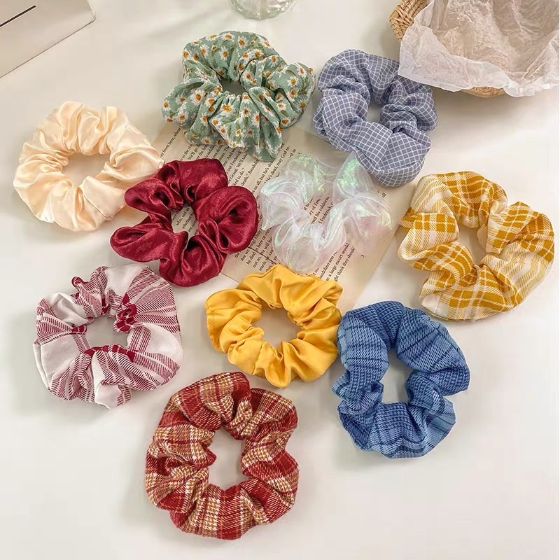 IKAT RAMBUT PONYTAIL ELASTIS MURAH PREMIUM QUALITY / KUNCIR RAMBUT BESAR MURAH / IKAT RAMBUT SCRUNCHIES CEPOL SATIN TRANSAPARAN HOLOGRAM BESAR GAYA KOREA / SCRUNCHIE WARNA WARNI/ IKAT RAMBUT POLOS KOREA IMPORT