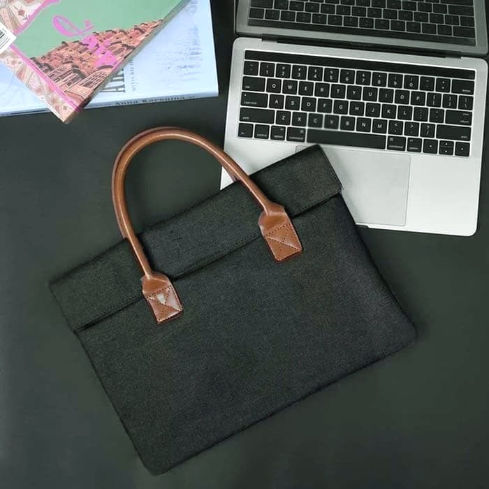 Tas Laptop Macbook Softcase With Extra Longstrap 15 - 16 inch - Hitam