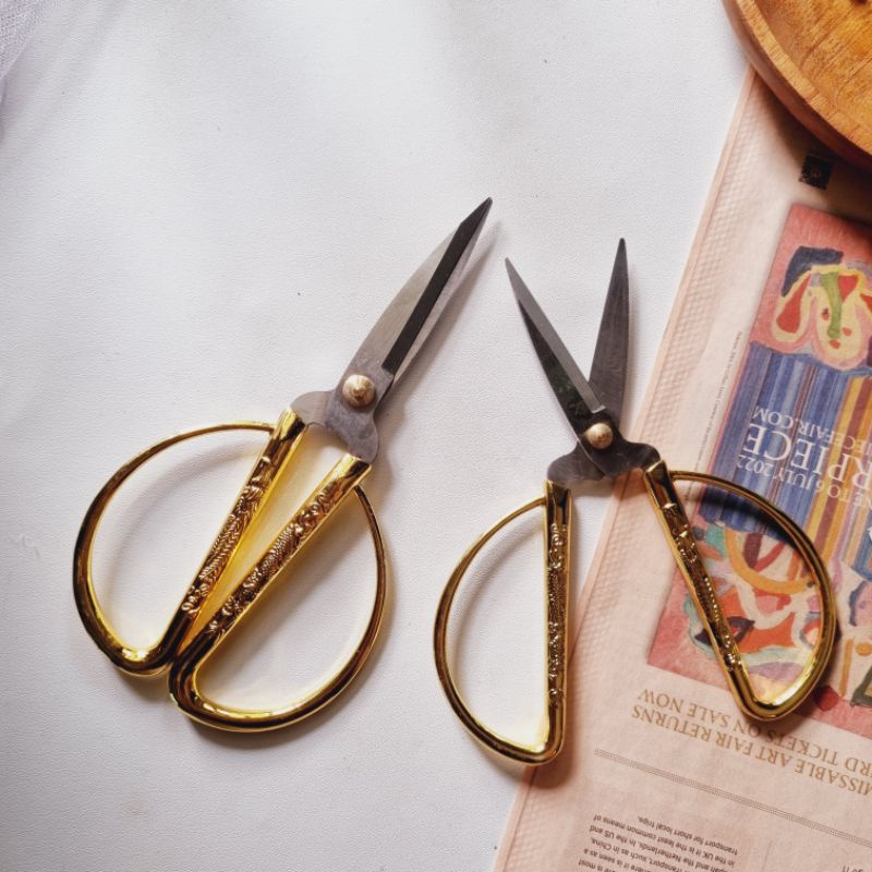 

Gunting Serbaguna - Gunting Serbaguna Gold - Gunting Stainless - GUNTING GOLD Aesthetic Gold Plated Scissors Work School Scissors