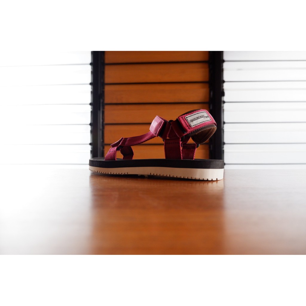 SANDAL KASUAL GUNUNG PRIA WANITA VOLKERFOOTWEAR MARCO2 MAROON