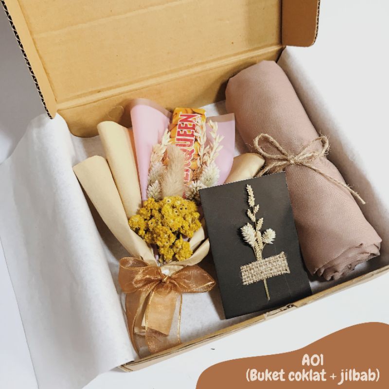 Hampers Gift Box Jilbab Buket Dan Sheet Mask Hadiah Wisuda | Shopee ...