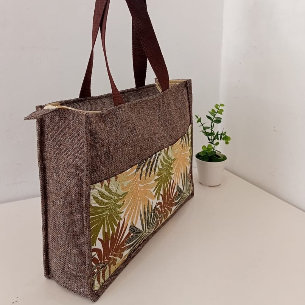 RIENS COLLECTIONS. TAS KANVAS TAS GONI SINTETIS KOMBINASI KANVAS MOTIF FLORAL PALM COKLAT