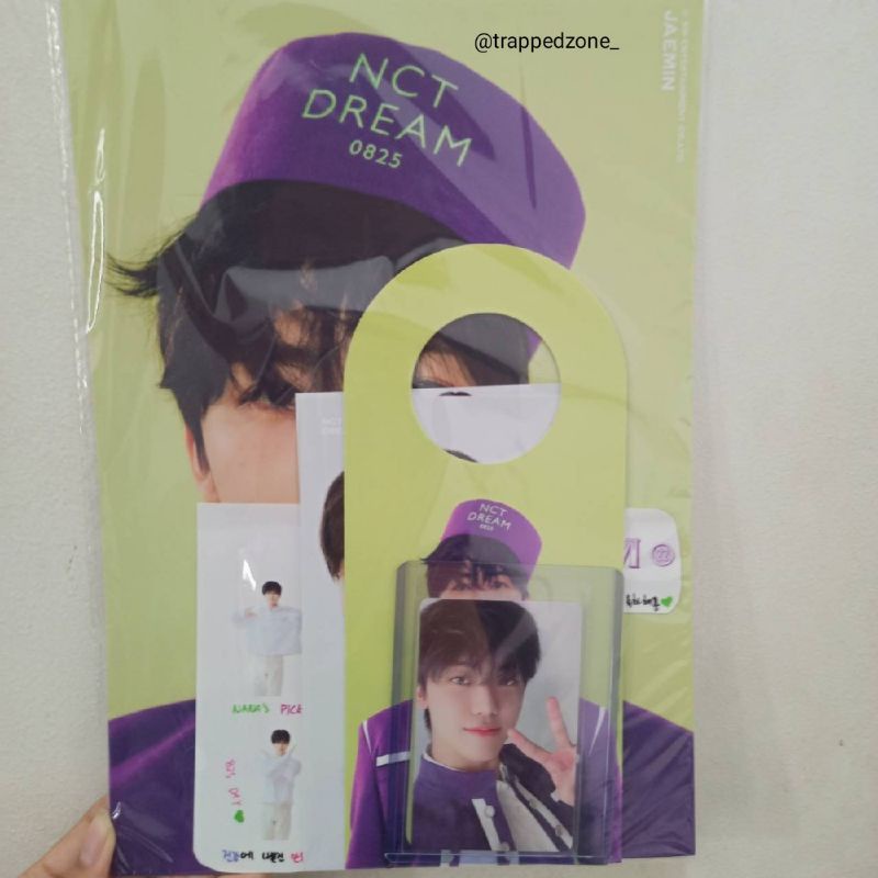 [BOOKED] NCT DREAM SEASON'S GREETINGS 2022 JAEMIN SET